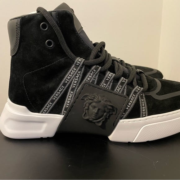 ❌SOLD❌Versace sneakers - Picture 1 of 4